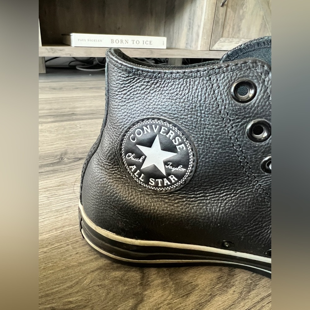 Converse- mens 7.5 &womens 9.5